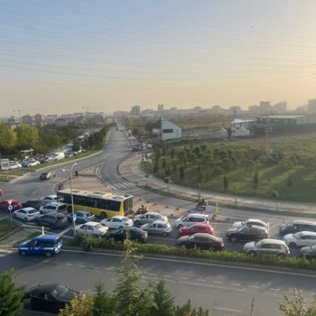 Oyakkent Dönel Kavşakta Trafik Kaosu ve Yaya Güvenliği Sorunu