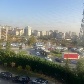 Oyakkent Dönel Kavşakta Trafik Kaosu ve Yaya Güvenliği Sorunu