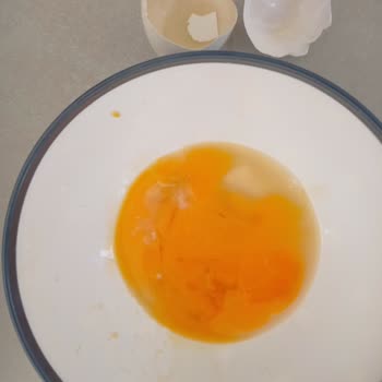 BİM Bozuk Yumurta Şoku: BİM'den Aldığım Yumurta Çok Kötü Kokuyordu