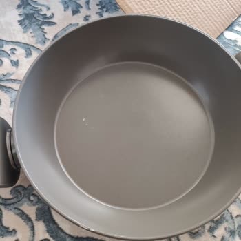 Korkmaz tencere seti delik deşik ve boyası atmış