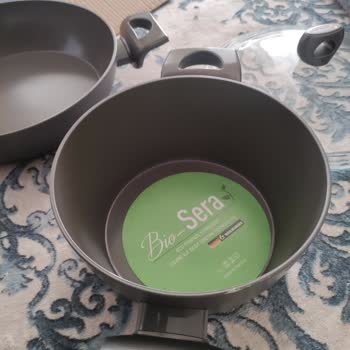 Korkmaz tencere seti delik deşik ve boyası atmış