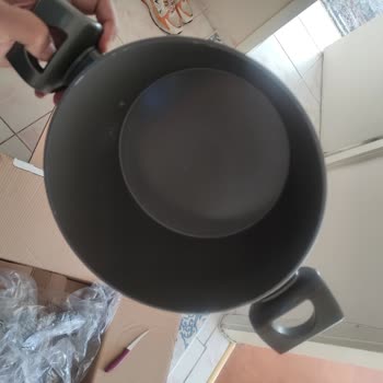 Korkmaz tencere seti delik deşik ve boyası atmış