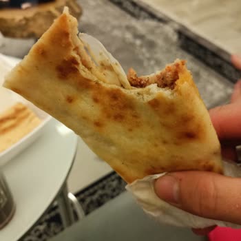 İstanbul Kır Pidesi (Düzce) Yemeğin İçinden Naylon Çıktı
