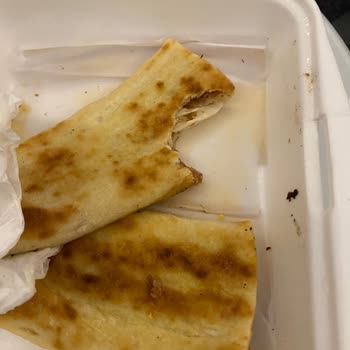 İstanbul Kır Pidesi (Düzce) Yemeğin İçinden Naylon Çıktı