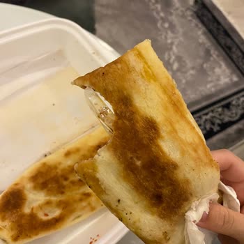 İstanbul Kır Pidesi (Düzce) Yemeğin İçinden Naylon Çıktı