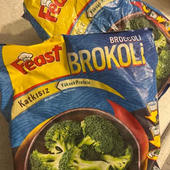 Dondurulmuş Brokoli Üzerindeki Çamur Şoku