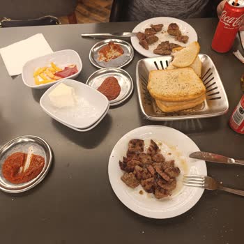 Köfteci Yusuf'ta Uzun Bekleme Süreleri ve Eksik Hizmet