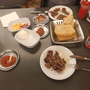 Köfteci Yusuf'ta Uzun Bekleme Süreleri ve Eksik Hizmet