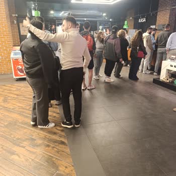 Köfteci Yusuf'ta Uzun Bekleme Süreleri ve Eksik Hizmet