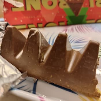 Şok Marketten Aldığım Çikolatadan Kelebek Çıktı!