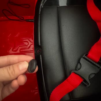 Kırık ve Eksik Parçalı Akülü Araba, Yüksek Kargo Ücreti İle İade Sorunu