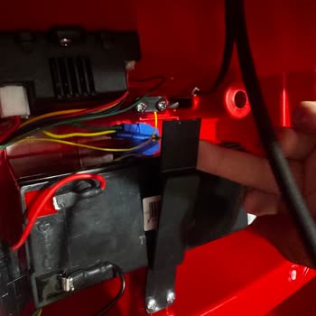 Kırık ve Eksik Parçalı Akülü Araba, Yüksek Kargo Ücreti İle İade Sorunu