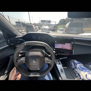 Peugeot 308 Direksiyon Kaplaması ve Ekran Kapanma Sorunları