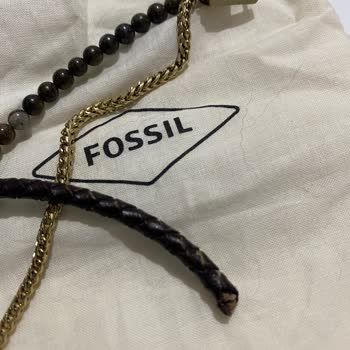 Fossil Marka Bilekliğin Deri Kısmı Hızla Deforme Oldu ve Garanti Sorunu Yaşandı