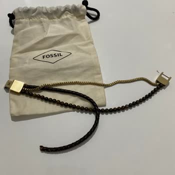 Fossil Marka Bilekliğin Deri Kısmı Hızla Deforme Oldu ve Garanti Sorunu Yaşandı