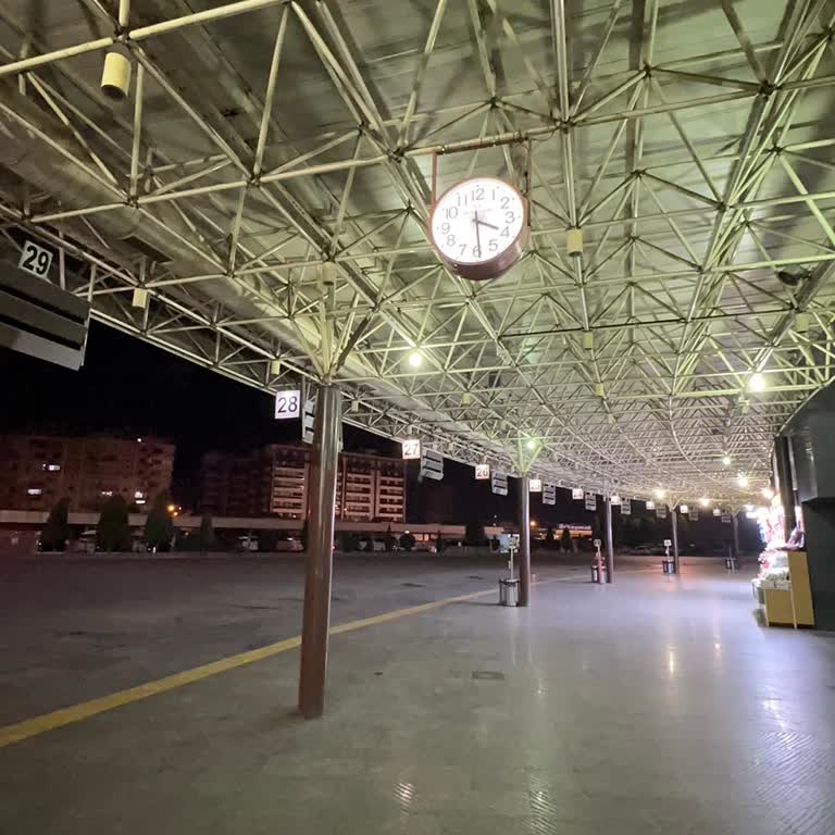 Gece Yolculuğunda Uzayan Bekleyiş
