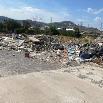 Bornova Belediyesi Işıkkent'te Bitmeyen Yol Çilesi Mart'tan Beri Çözüm Yok