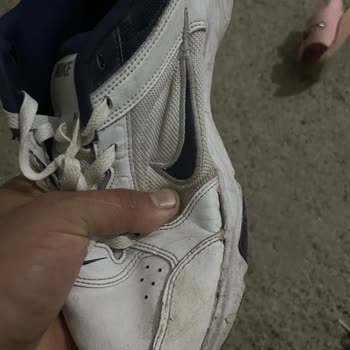 Nike Ayakkabıda Üretim Hatası İddiası