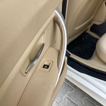BMW 3.20 d kapı kolu kaplaması kronik sorunu