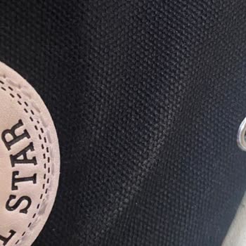 Converse Ayakkabı Renk Atması ve İlgisizlik