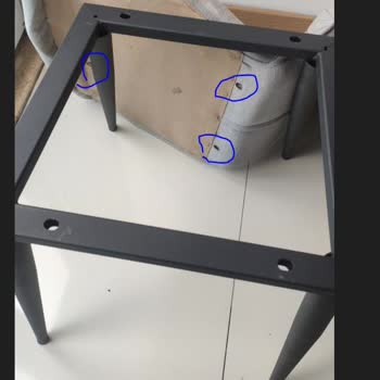 Sürekli Kırılan Sandalyelerle Başım Dertte