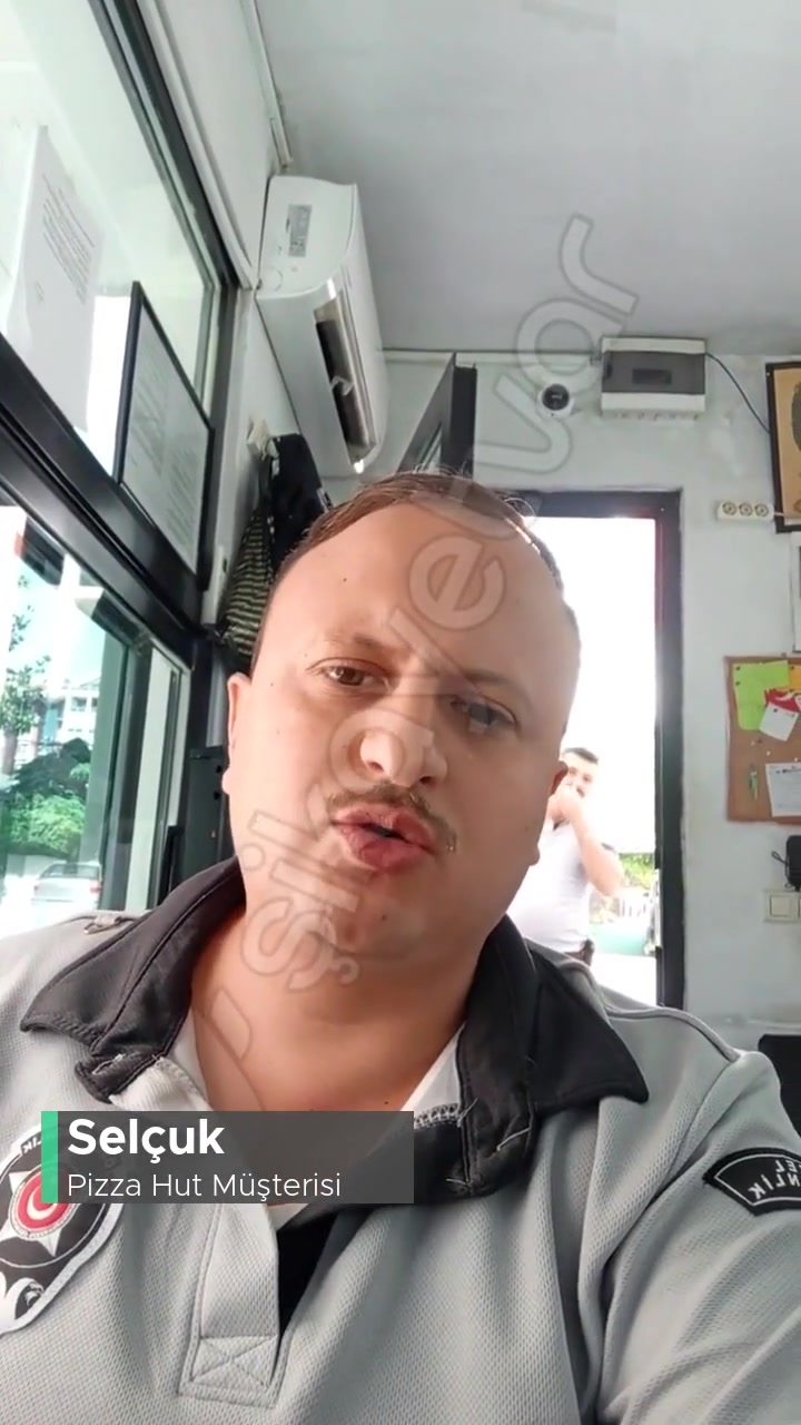 Pizza Hut Kötü Ürün Malzeme Hiç Yok Kuru Ekmek videonun kapak resmi