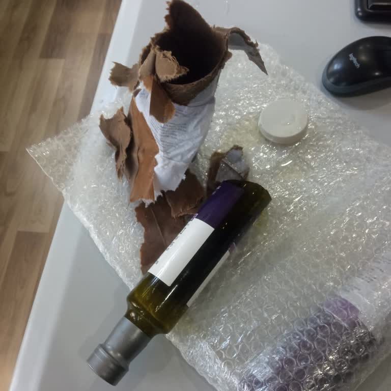 Sirkengebin.shop Kırık Şişelerle Gelen Hayal Kırıklığı