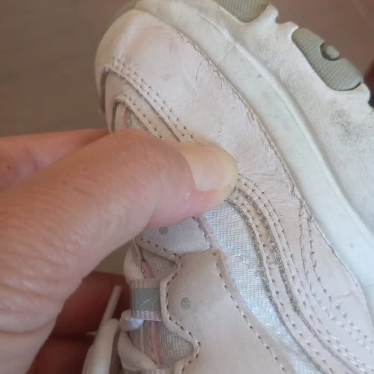 Skechers Ayakkabıda Taban Çatlağı Sorunu