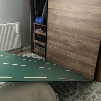 Orlando Gardırop Aynası Tehlike Saçıyor