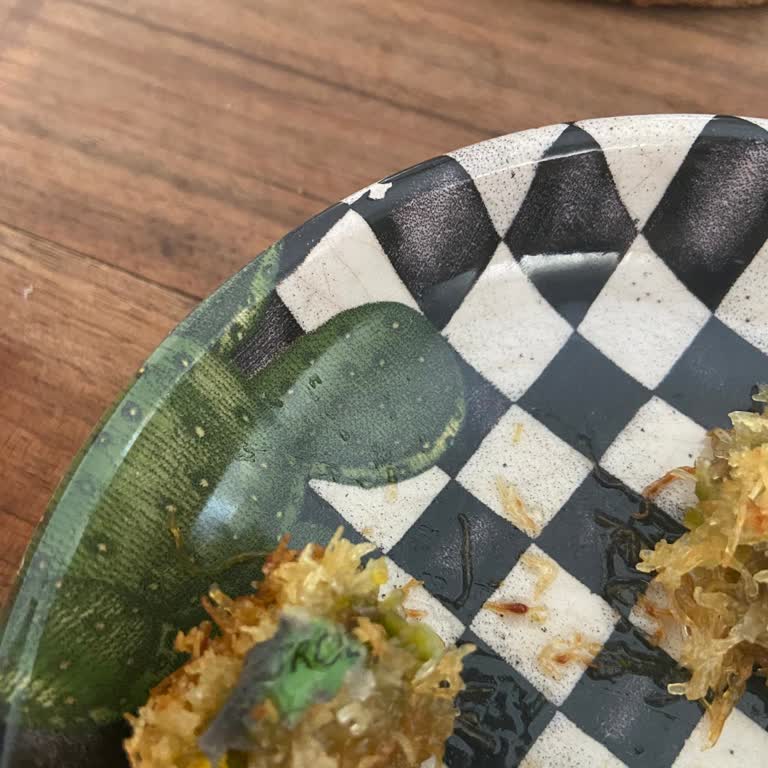 Hijyen Sorunu: Profiterol Üzerinde Yeşil Etiket