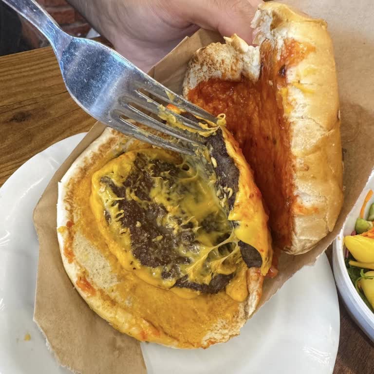 Köfteci Yusuf'ta Küçük Köfteler ve Yavaş Servis Hayal Kırıklığı