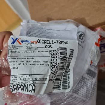 MNG Kargo Kartepe Şubesi: İletişim Sorunu ve Teslimat Gecikmesi