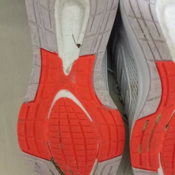 Kullanılmış Ayakkabı Şoku: Adidas'tan Beklenmeyen Hata