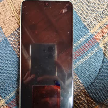 Xiaomi Redmi Note 13 Telefonumun Ekran Sorunları ve Servis Mağduriyeti