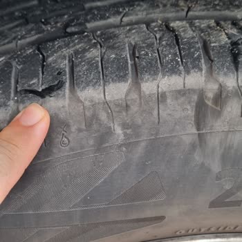 Yeni araç lastiklerinde beklenmedik aşınma sorunu