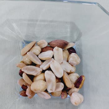 Lüks Kuruyemişte Beklenmedik İçerik