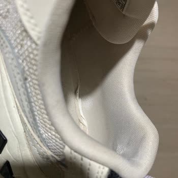 Skechers Refused to Replace My D'LITES 4.0 Shoes After Inner Lining Tore Quickly