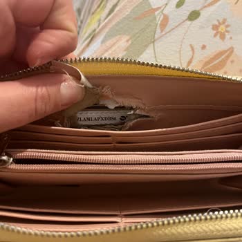 Stradivarius Cüzdanın Gizli Alarm Sorunu