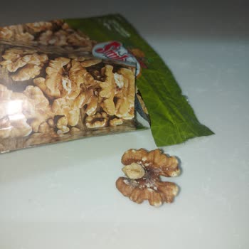 BİM'den Aldığım Ceviz İçinde Böcek ve Örümcek Ağı Şoku