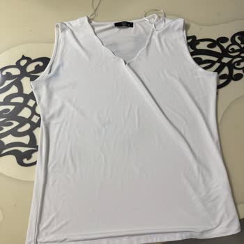 Renk Veren Bluz ve İlgisiz Mağaza