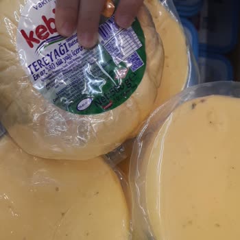 Kebir Süt Ve Süt Ürünleri Tereyağında Renkli Benekler Ve Sağlık Endişesi