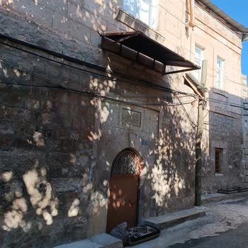 Dış Cephedeki Kablo Kirliliği ve İlgisizlik