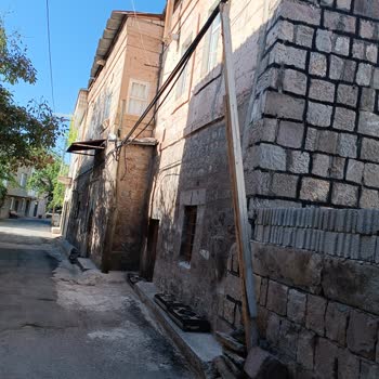 Dış Cephedeki Kablo Kirliliği ve İlgisizlik