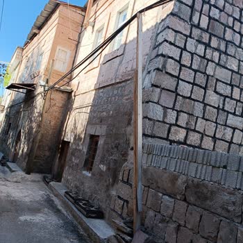 Dış Cephedeki Kablo Kirliliği ve İlgisizlik
