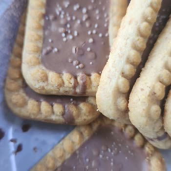 Bisküvi Üzerindeki Beyaz Kabarcıklar Endişe Yaratıyor