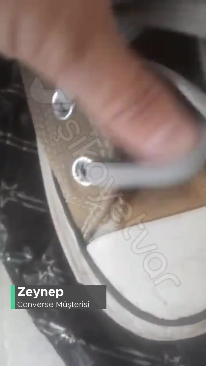 Converse Ayakkabıda Solma Ve Sökük videonun kapak resmi