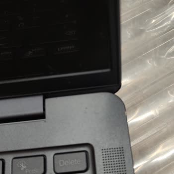Lenovo Servisinde Ölü Piksel Sorunu ve Beklenmedik Masraf