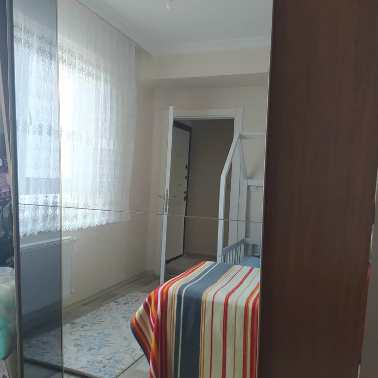 Gardırop Kapak Sorunu ve Servis Gecikmesi