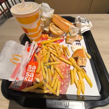 Soğuk Ve Taze Olmayan Ürünler: Sincan Arasta McDonald's Deneyimi!