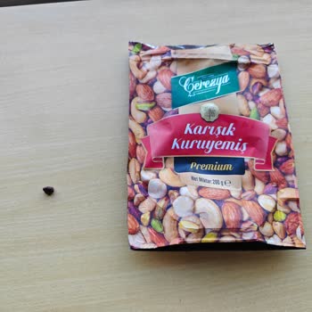 Tehlikeli Sürpriz: Kuruyemişten Taş Çıktı!